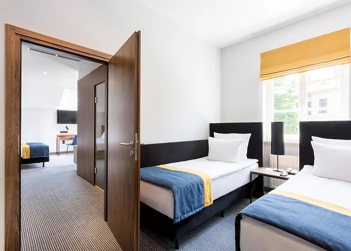 Grand Ascot Hotel