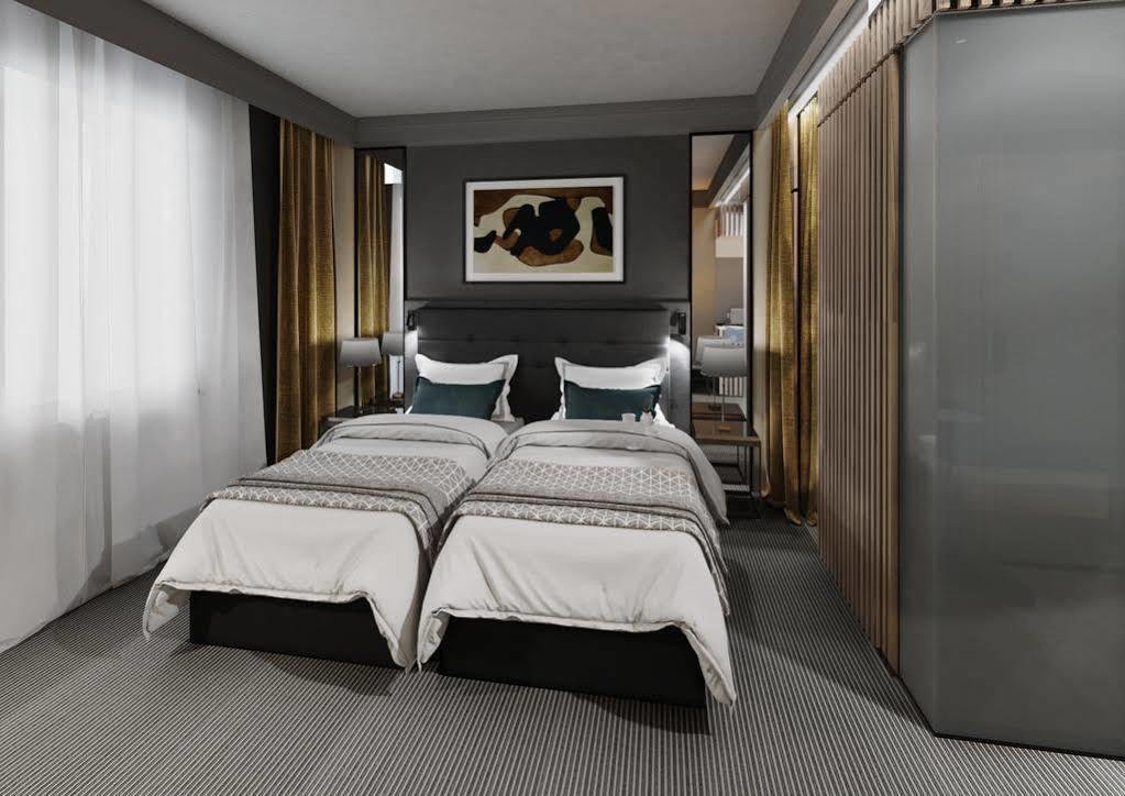 Grand Ascot Hotel 4*
